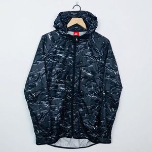 Nike Packable Camo Trail Jacket Windbreaker